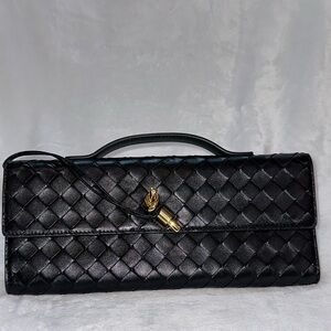 Bottega Veneta Andiamo Black Intrecciato Leather Clutch/Top Handle Bag